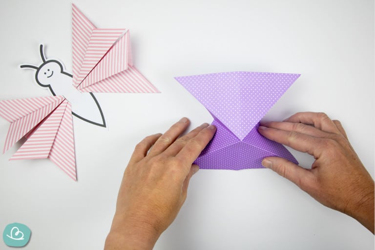 Origami-Schmetterling falten: Anleitung für Kinder - Wunderbunt.de