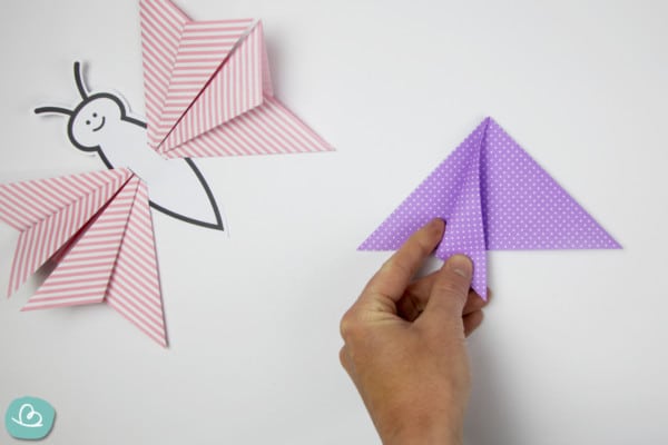 Origami-Schmetterling falten: Anleitung für Kinder - Wunderbunt.de