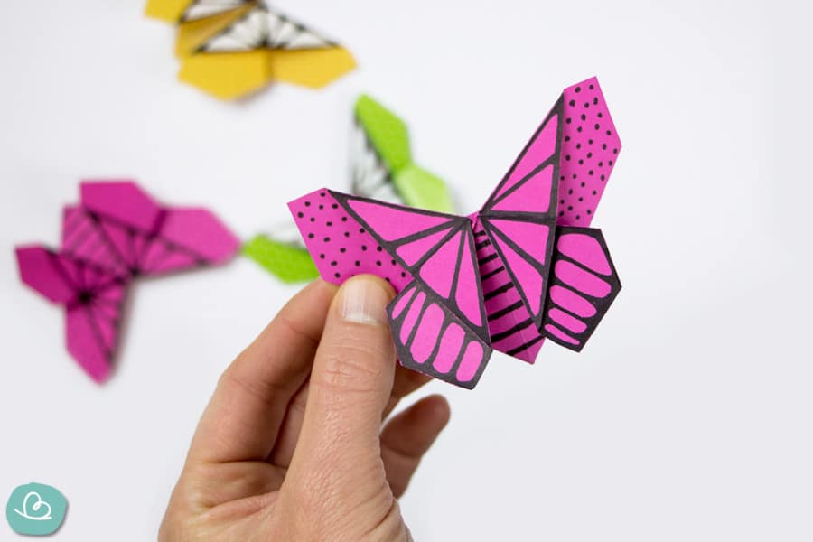 Schmetterling falten aus Papier: Anleitung mit Video - Wunderbunt.de
