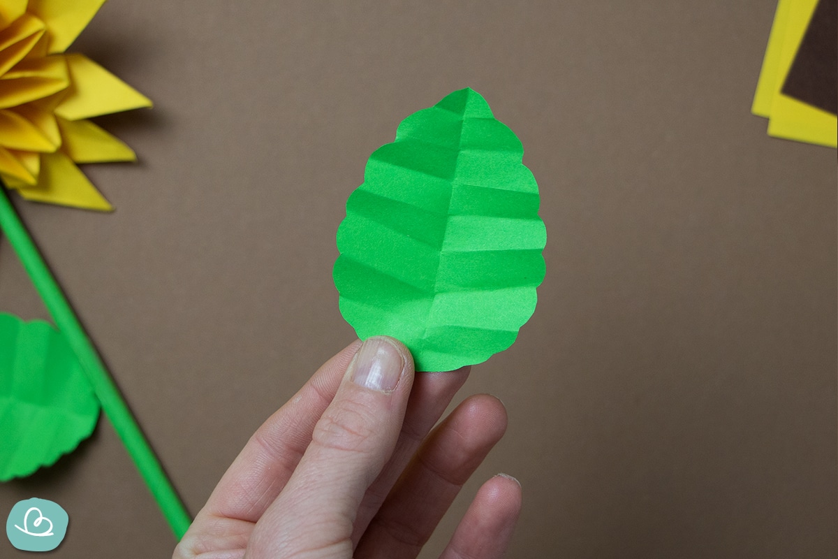 grünes Blatt aus Papier