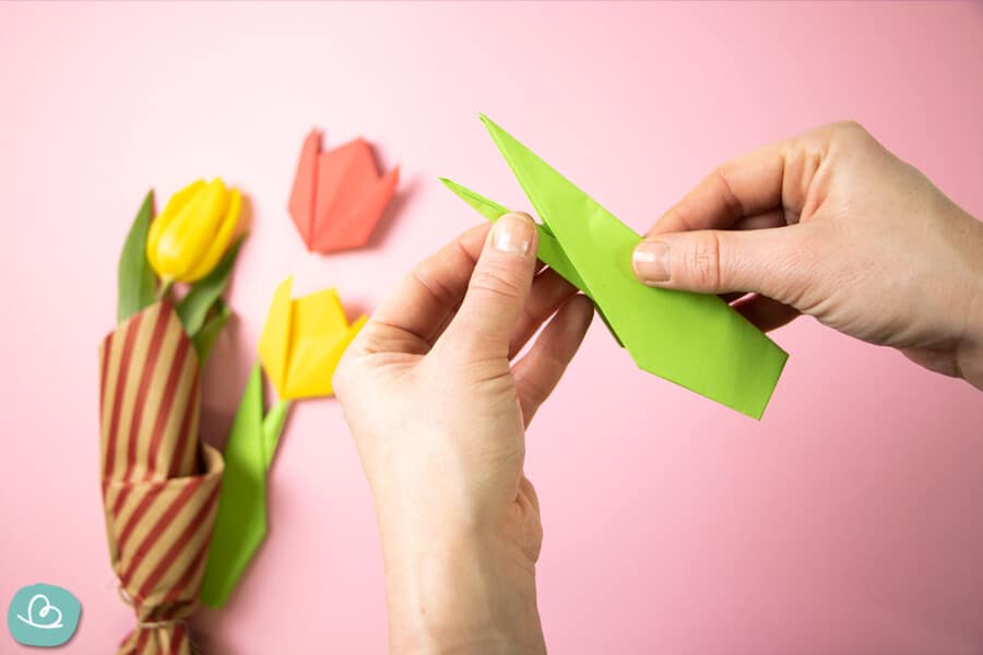 Tulpe falten | einfache Origami Faltanleitung - Wunderbunt.de