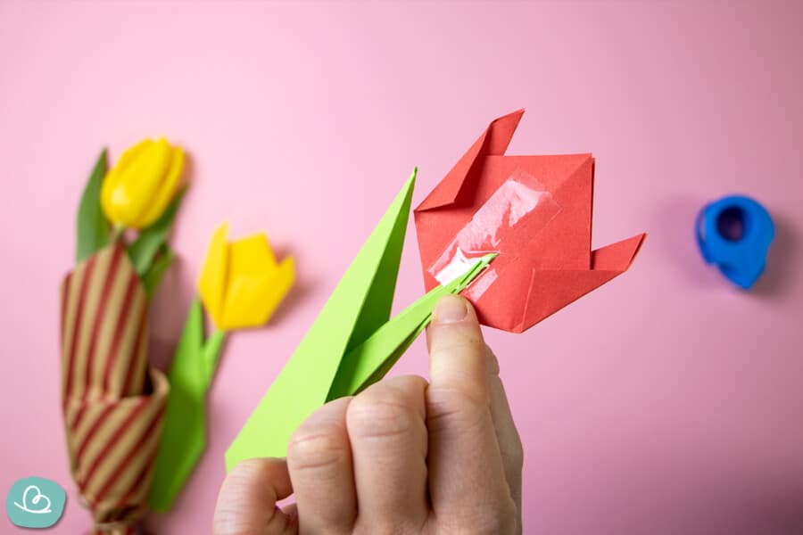 Tulpe falten | einfache Origami Faltanleitung - Wunderbunt.de