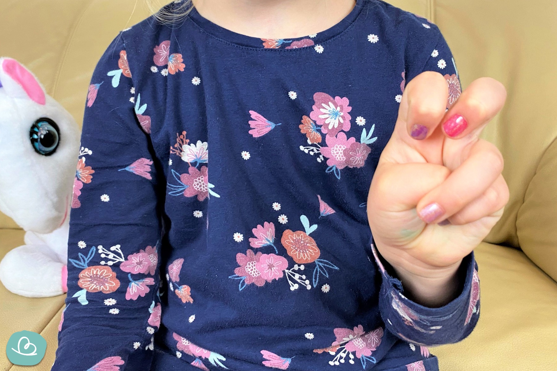 kleine Finger eines Mädchens