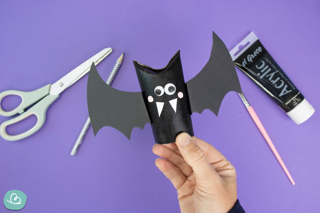 Produktbild von EUROPALMS Fantasy-Figur Halloween Fledermaus, Animiert 90cm, Augen Rot