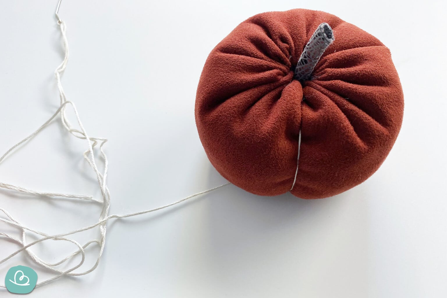 Kürbis nähen | Deko Kürbisse selber machen - Wunderbunt.de