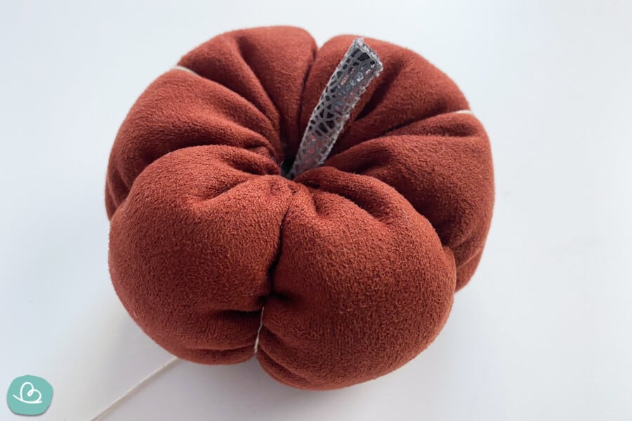 RiloStore 2 Stück Terrakotta Kürbisse - Herbstdeko Halloween Deko 11x7cm