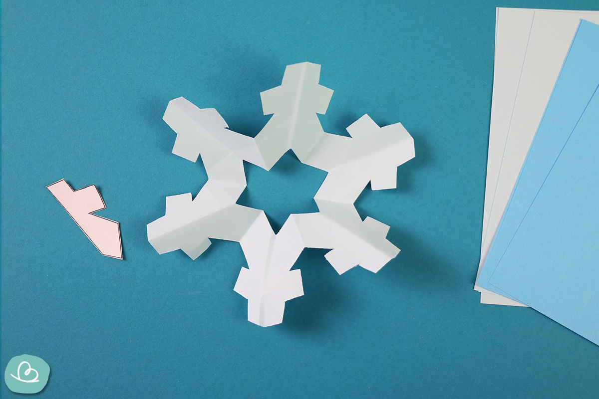 Schneeflocke aus Origamipapier