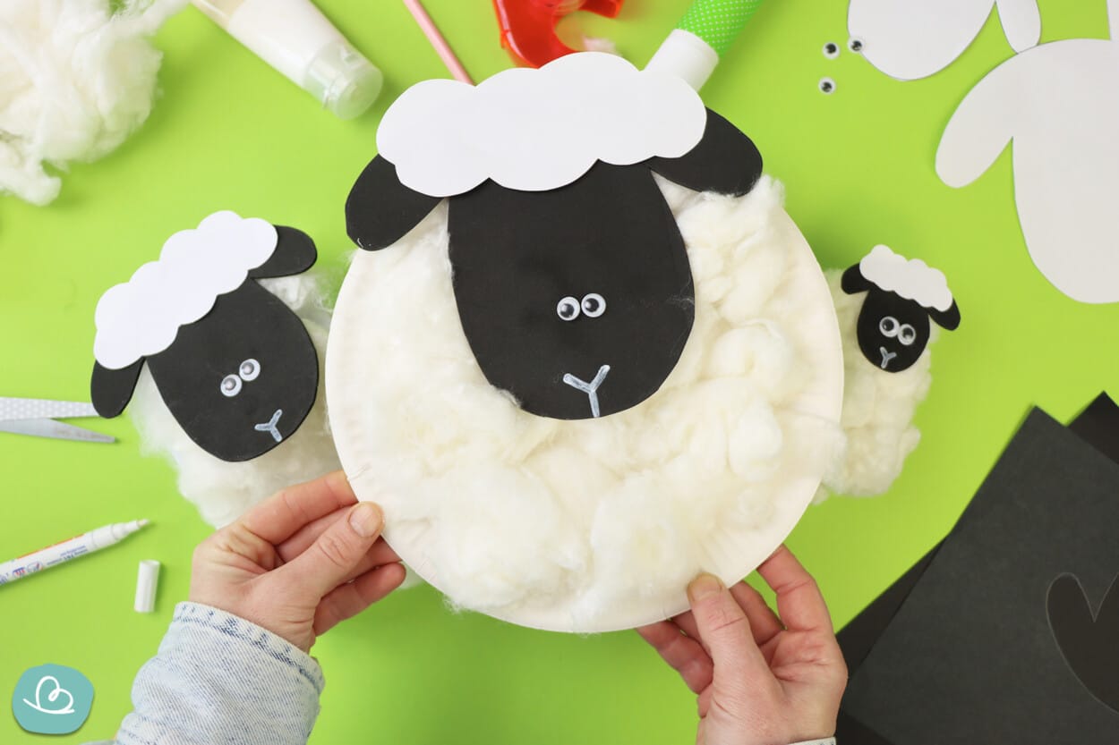 Schaf aus Pappteller basteln