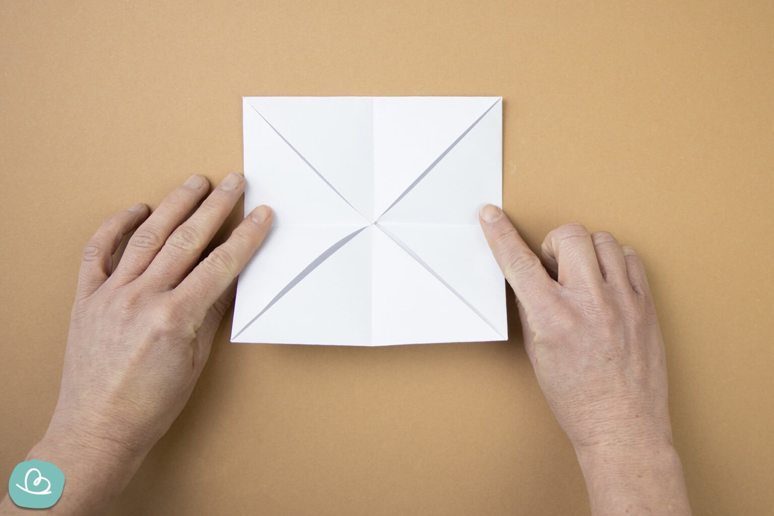 Origami Huhn basteln | einfache Faltanleitung - Wunderbunt.de