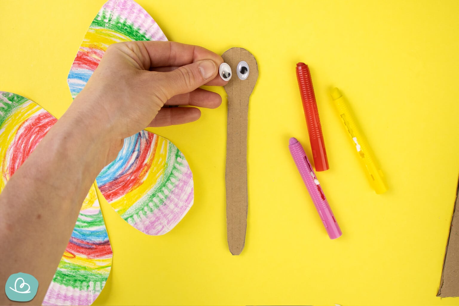 8 Pappteller Mit Blüten & Schmetterlingen – Ø 22,7 Cm, Sommerliche Tischdeko Für Partys