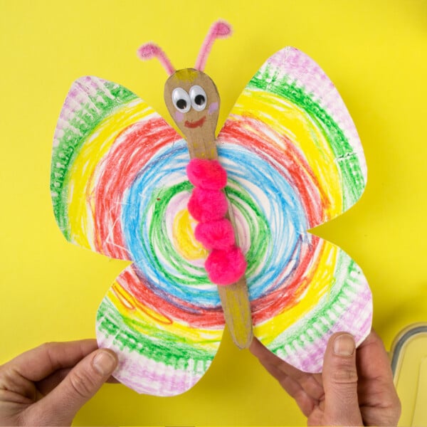Schmetterling mit Kindern basteln