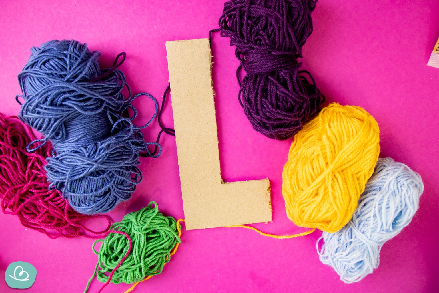 Buchstaben aus Pappe | Deko Buchstaben selber machen - Wunderbunt.de