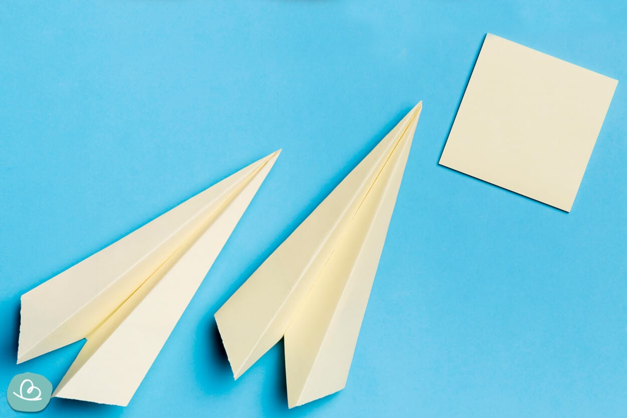 Paper Airlpane - Papierflieger basteln