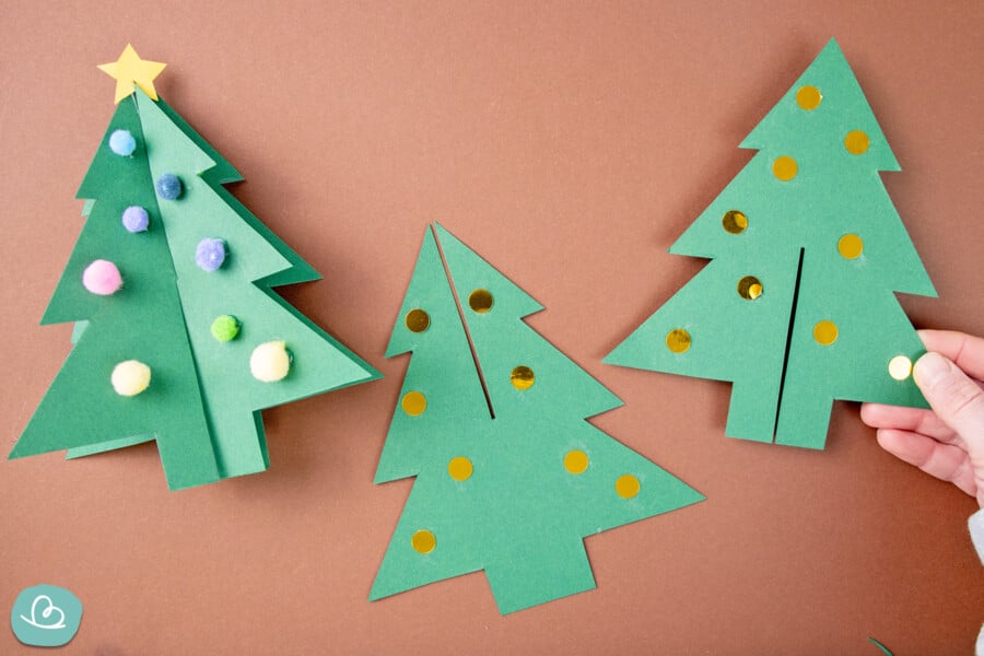  Weihnachtsbäume aus Papier basteln 