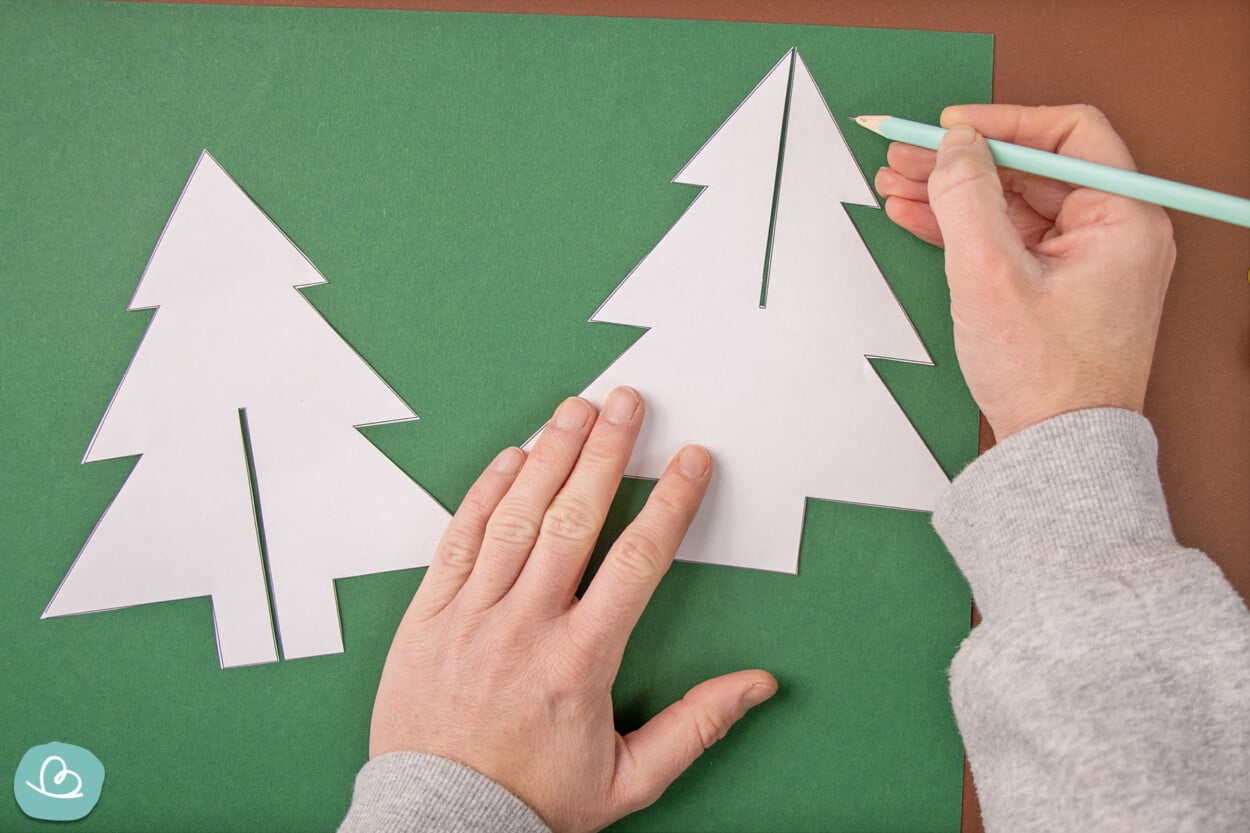 Tannenbaum Vorlage auf Papier übertragen