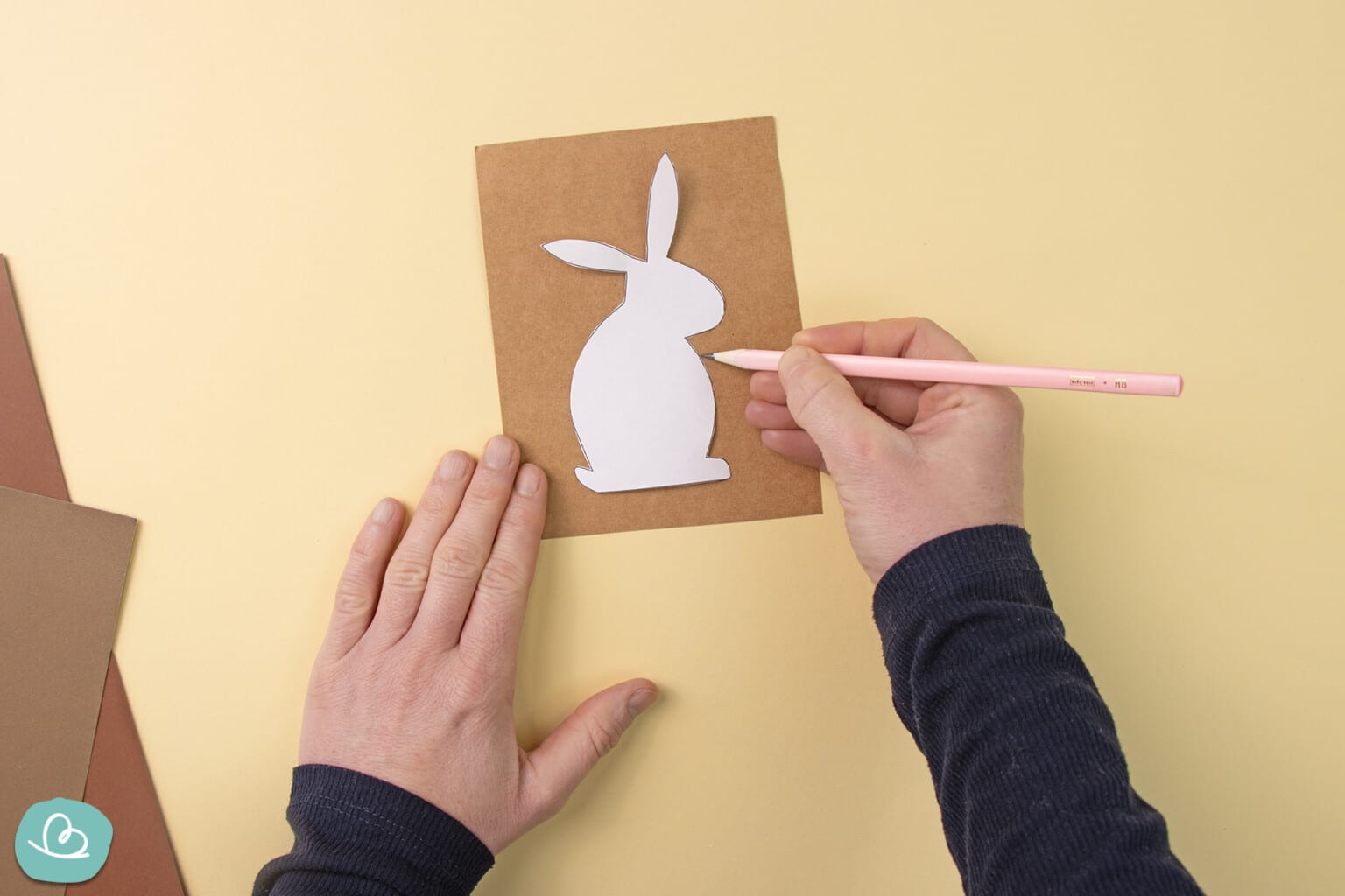 Osterkranz basteln | Anleitung mit Vorlage zum Ausdrucken - Wunderbunt.de Osterkranz basteln | Anleitung mit Vorlage zum Ausdrucken - Wunderbunt.de