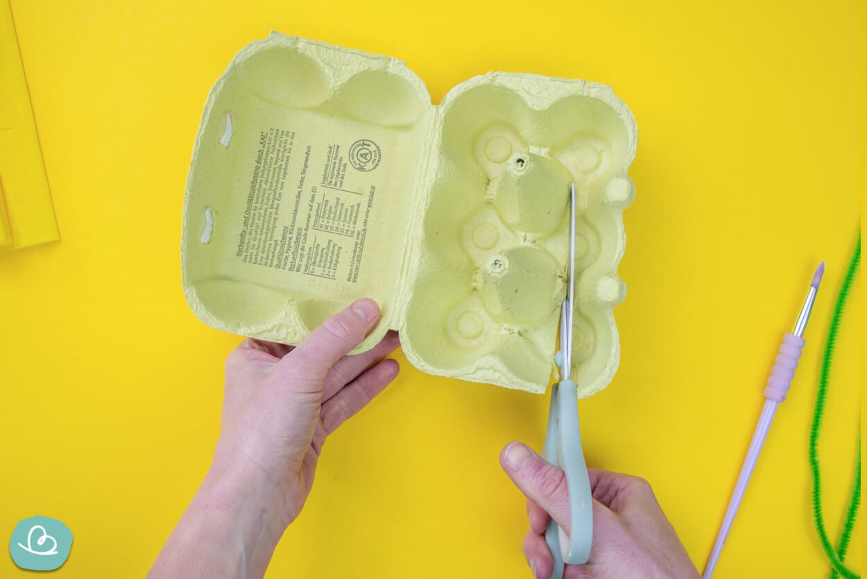 In Welchen Müll Kommt Eierkarton Blumen aus Eierkarton basteln | Einfache DIY-Anleitung - Wunderbunt.de