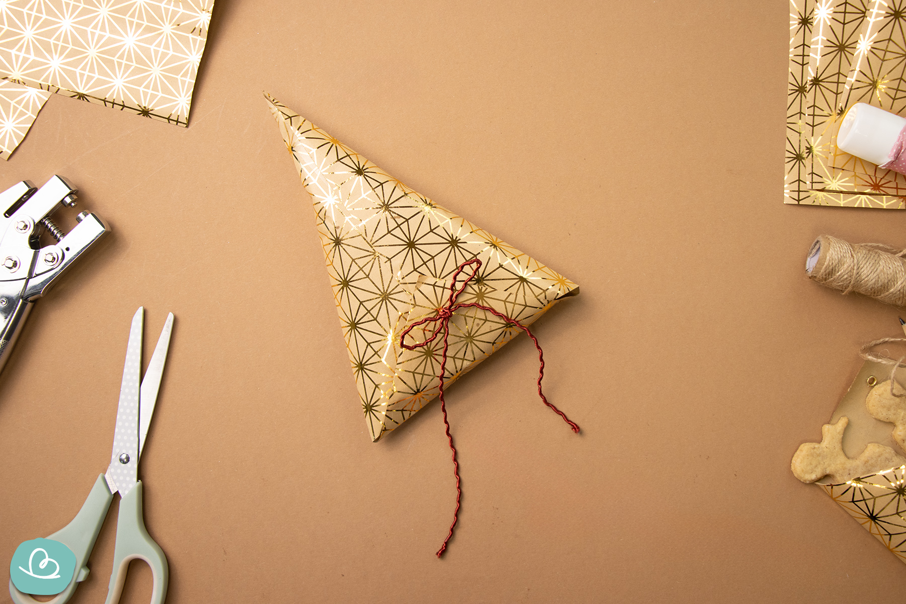 Spitztüte basteln | Einfache Anleitung für eine Papiertüte - Wunderbunt.de