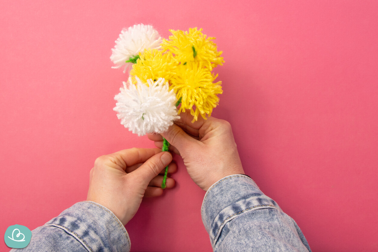 Blumen aus Wolle basteln