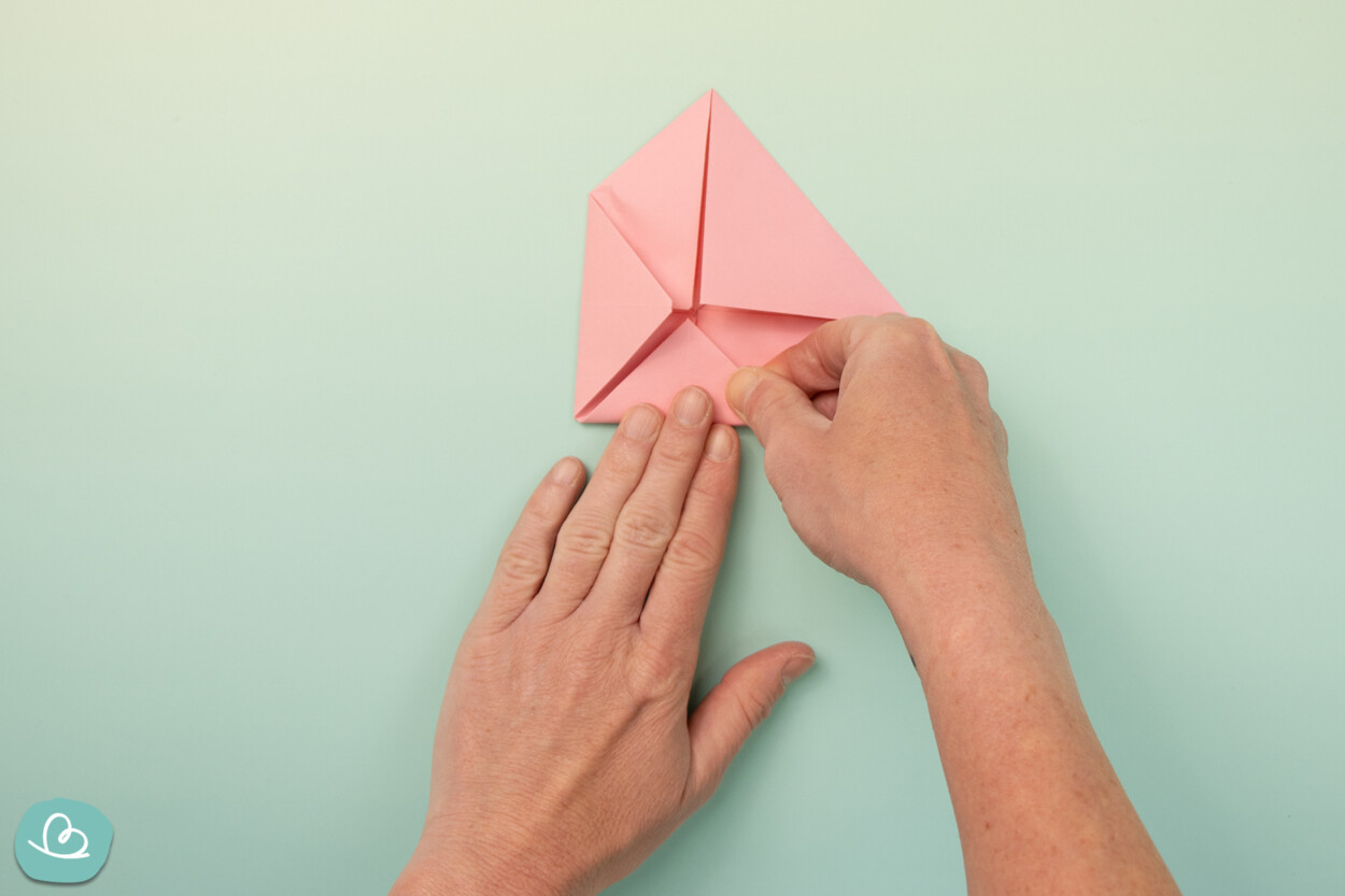 Origami Blume aus Papier falten