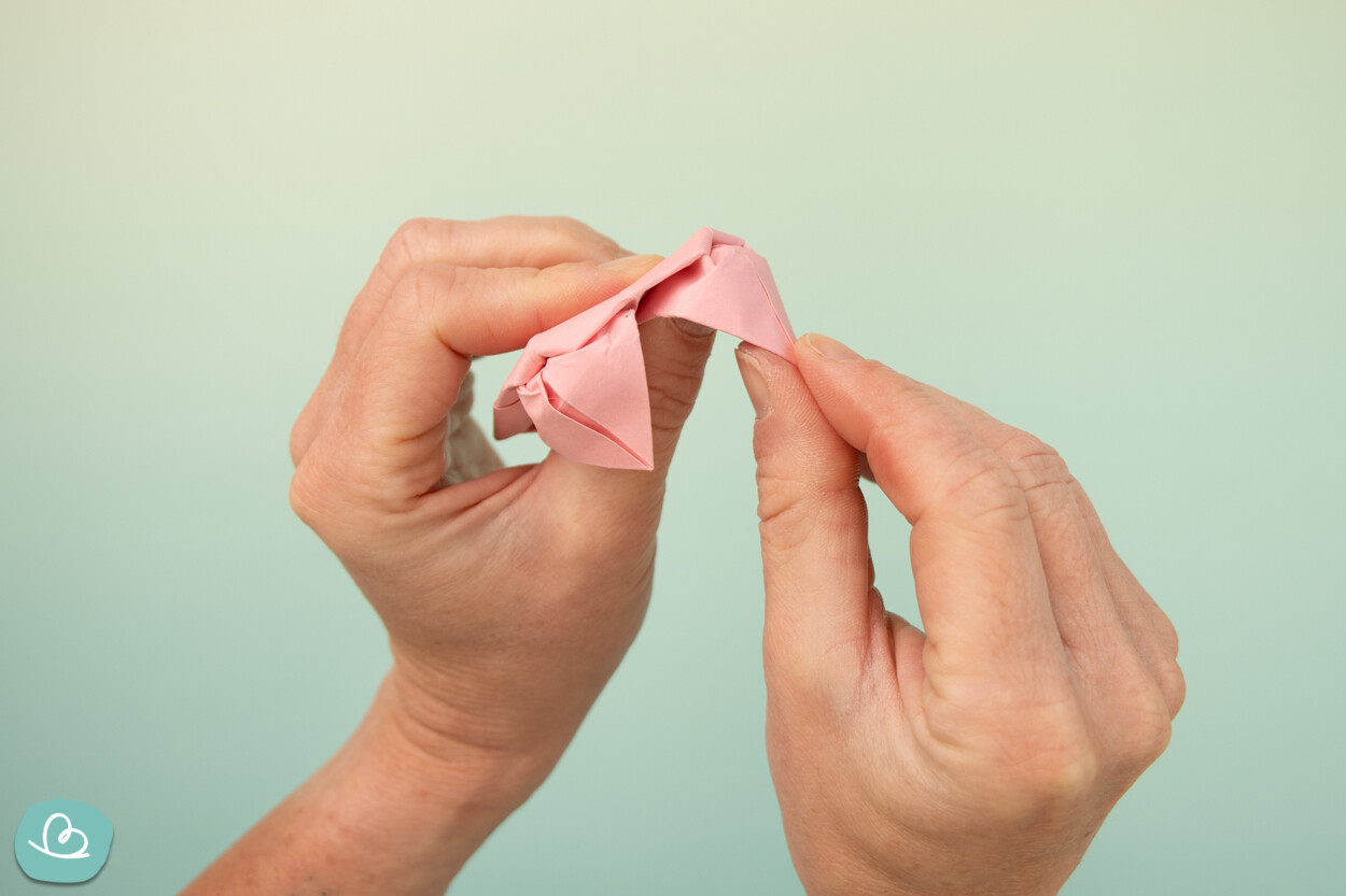 Origami Lotusblüte falten