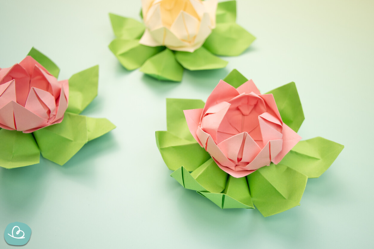 Lotusblüte aus Papier falten