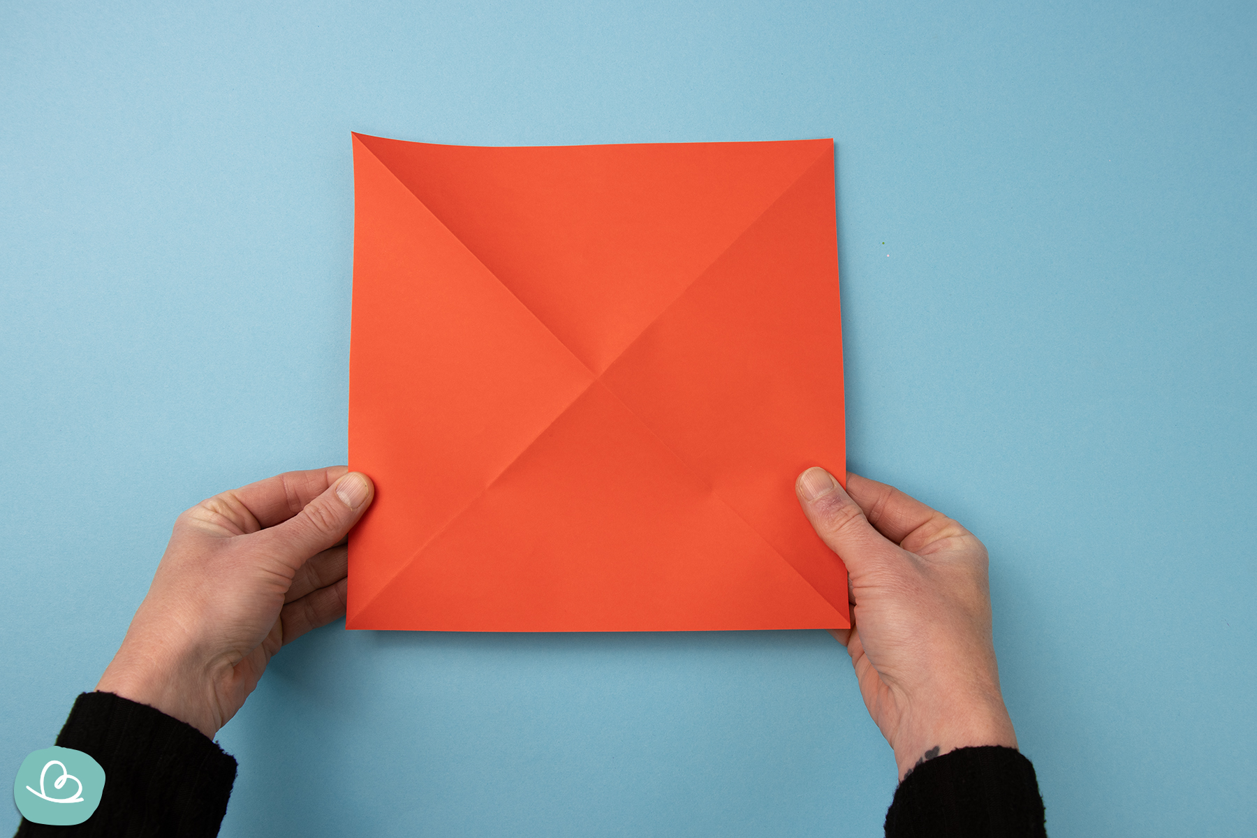 Origami papier mit diagonalen Faltungen