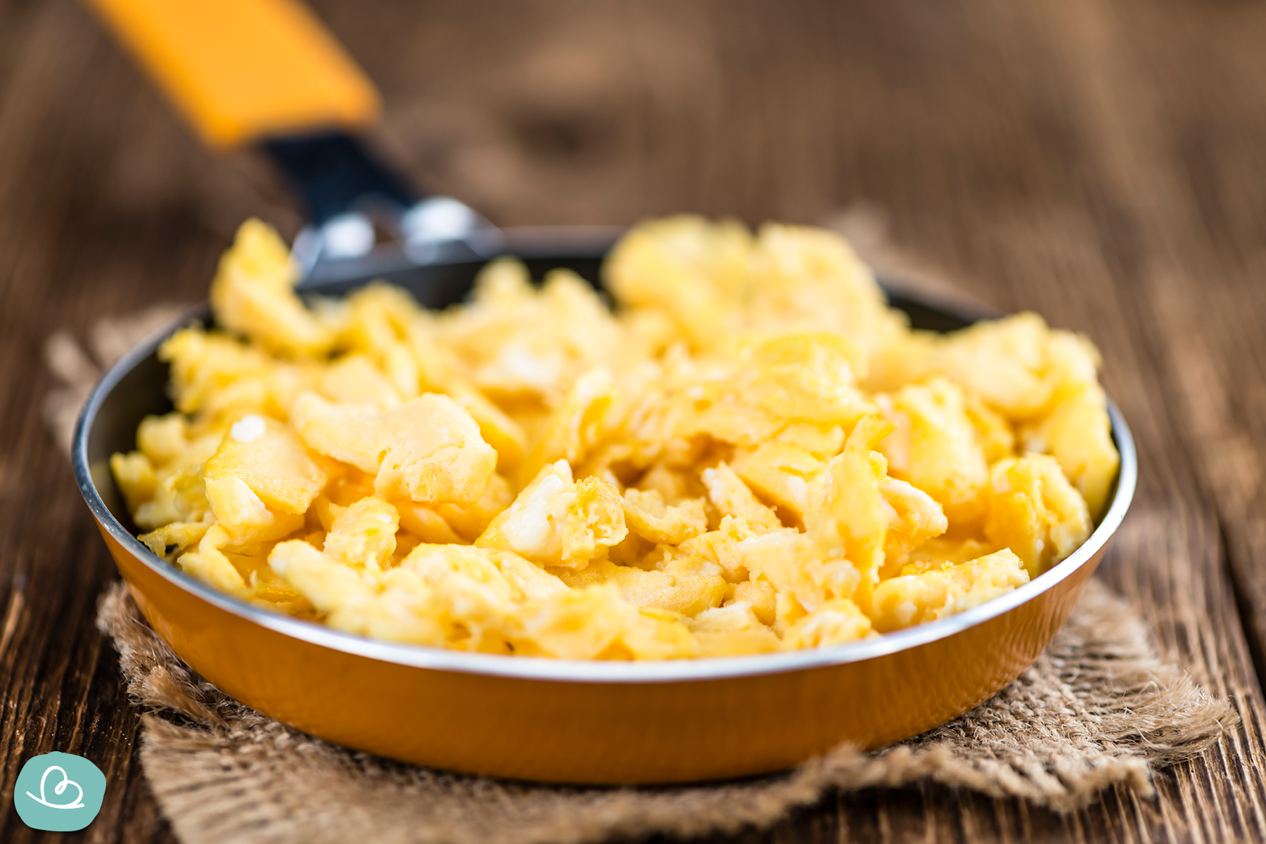 Rührei in der Pfanne