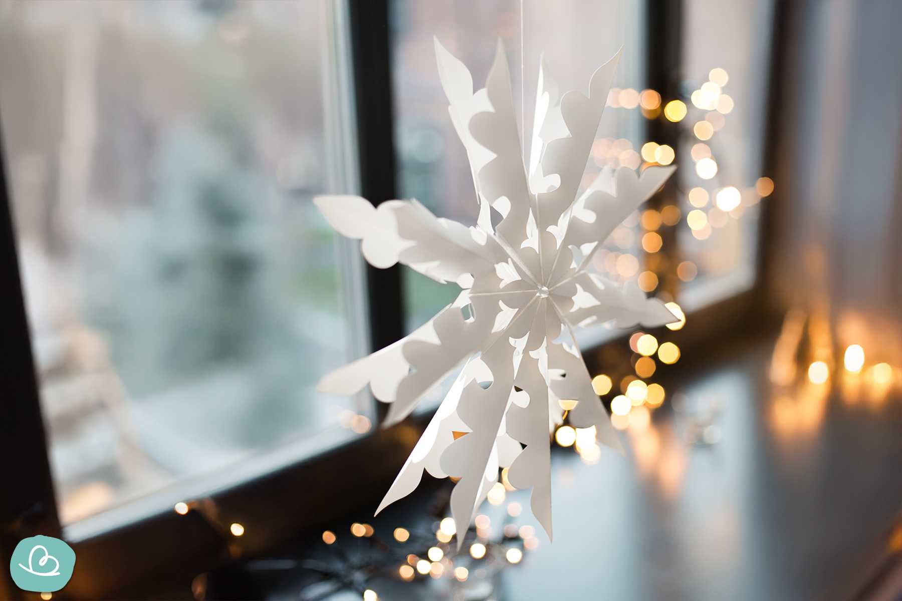 aus Butterbrottüten als Fensterdekoraton