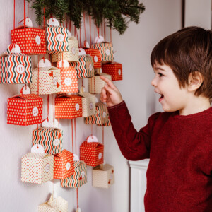 Adventskalender für Kinder - 7 Ideen für Jungs und Mädchen