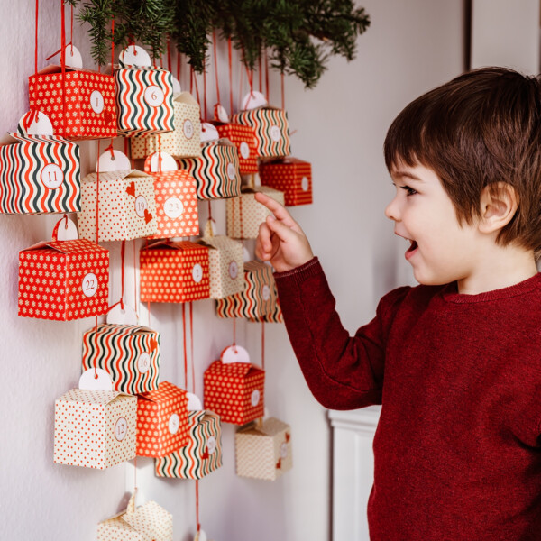 Adventskalender für Kinder - 7 Ideen für Jungs und Mädchen