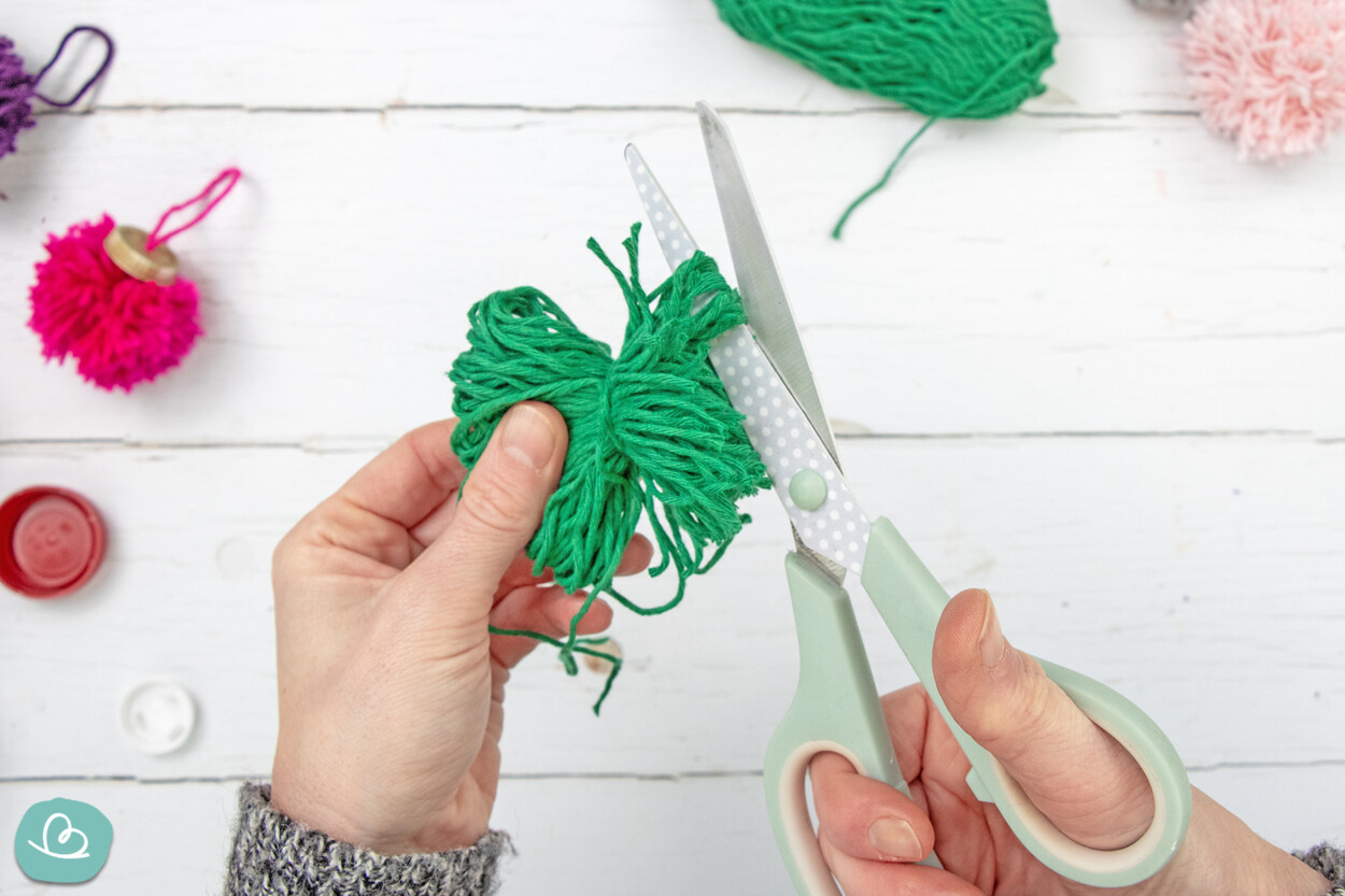 Wollknäul aufschneiden