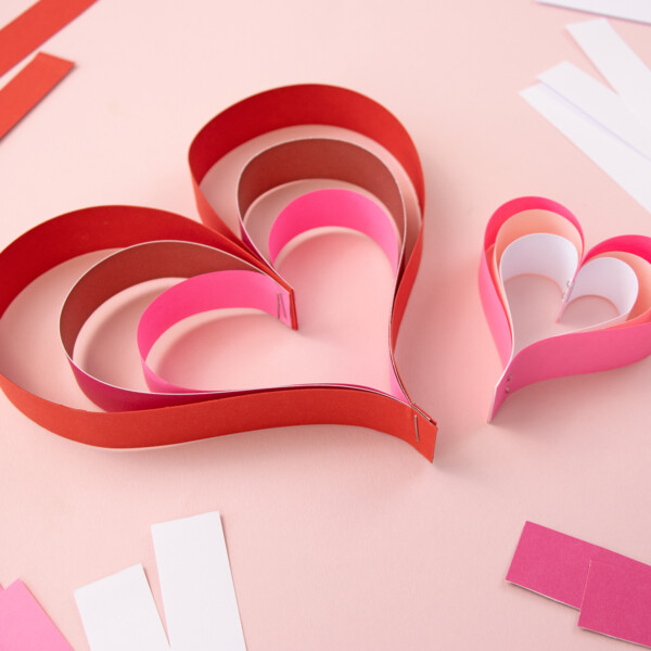 Herz aus Papierstreifen basteln